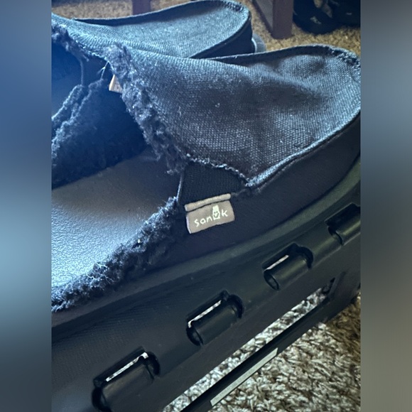 Women’s Sanuk Slides. Size 8. - Picture 2 of 2